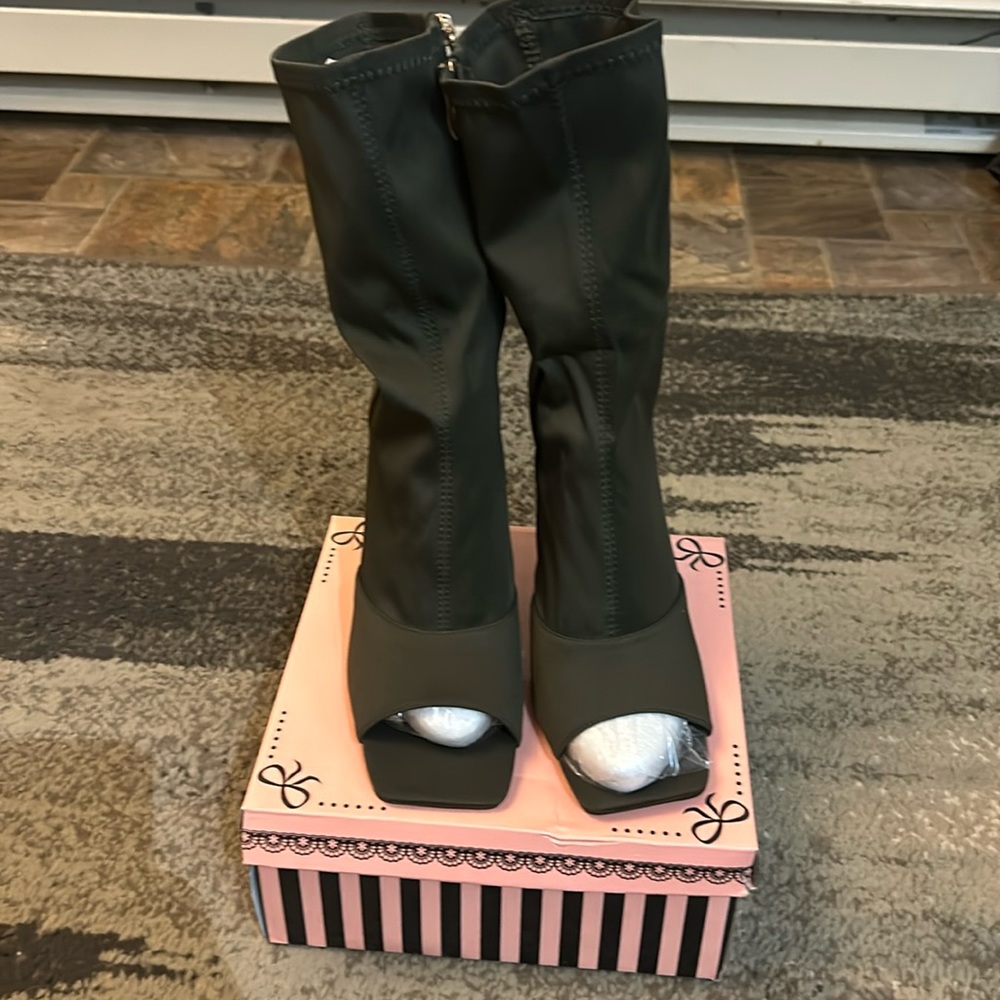 Pazzle Victoria -01 in olive green